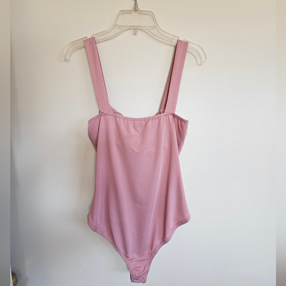 White fox pink body suit - Picture 2 of 5
